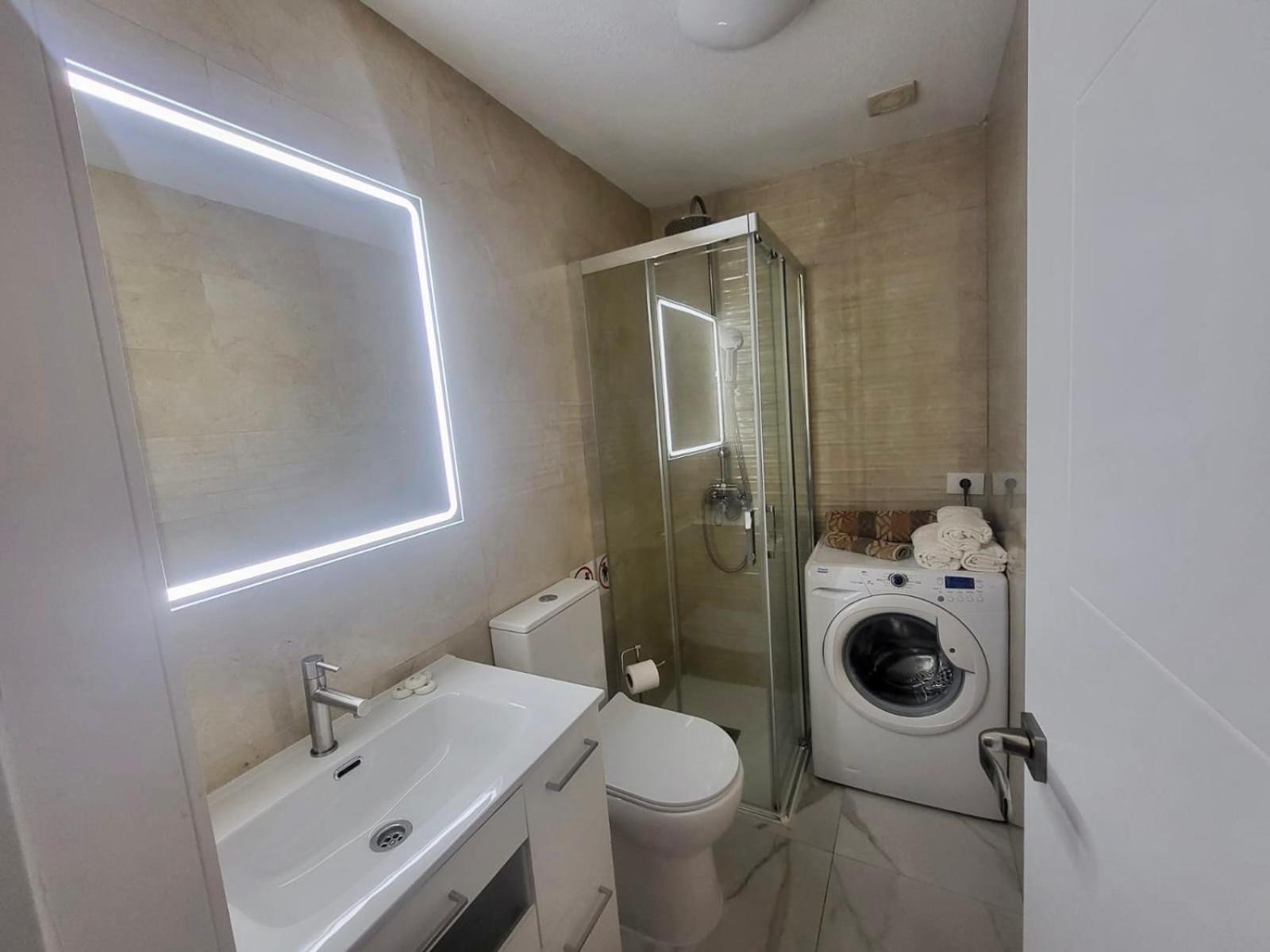 לאס פאלמס דה גראן קנאריה 2 Bedrooms Flat 50 Mts Away From Las Canteras Beach מראה חיצוני תמונה